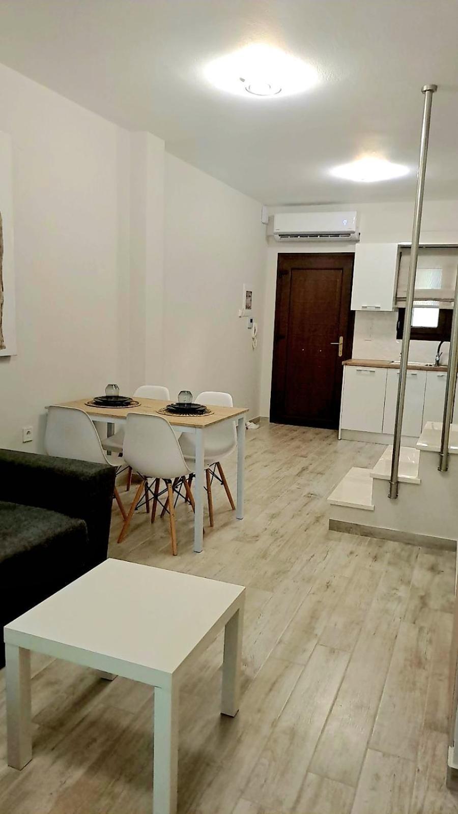 Comfy And Stylish Apt2 Янина Экстерьер фото