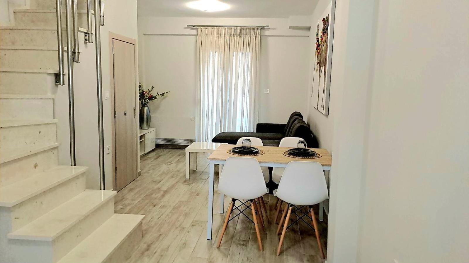 Comfy And Stylish Apt2 Янина Экстерьер фото